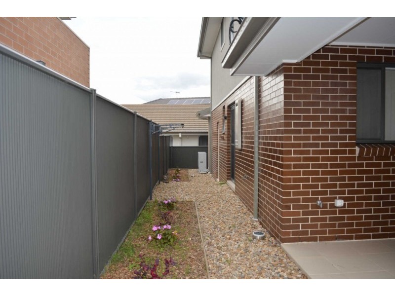 1 BRANNIGAN STREET, Ropes Crossing NSW 2760