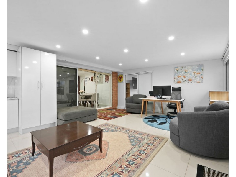 816 Merrylands Road, Greystanes NSW 2145