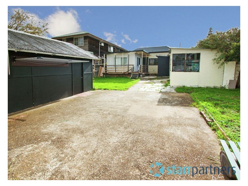 8 Acland Street, Guildford NSW 2161