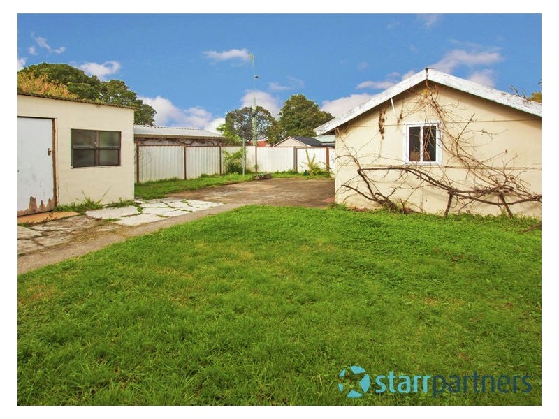 8 Acland Street, Guildford NSW 2161