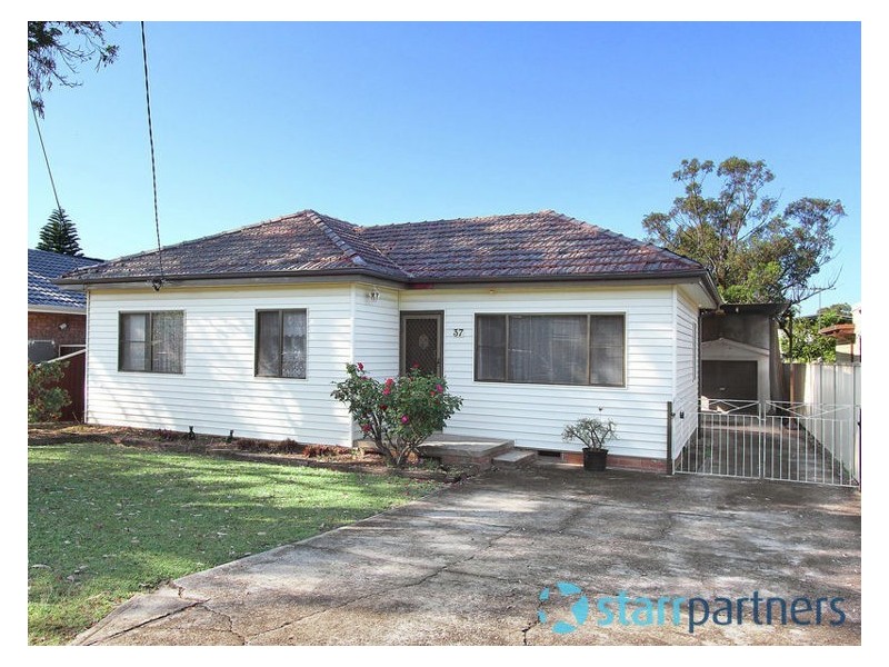 37 Sandra Street, Woodpark NSW 2164