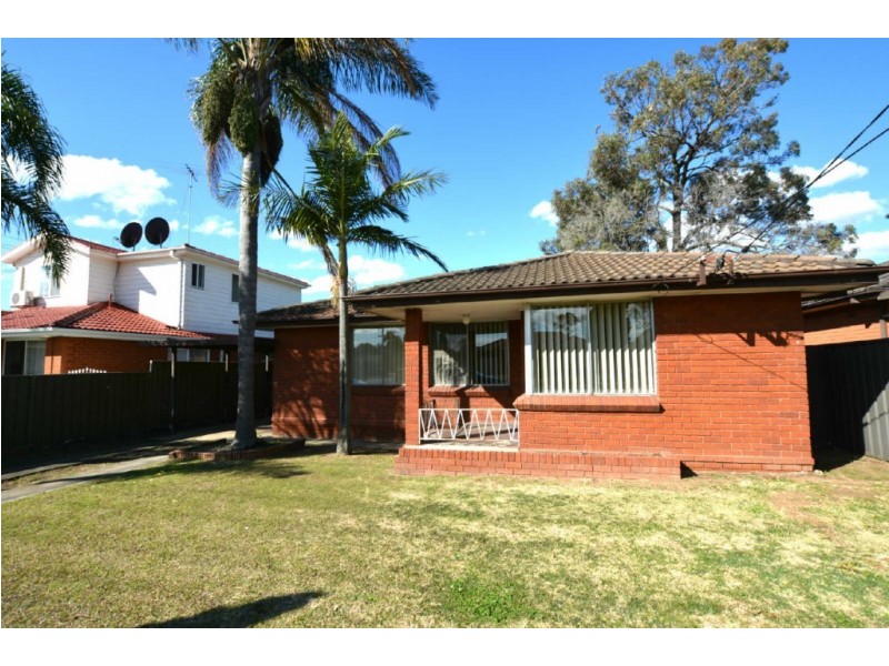 4 HAMERSLEY STREET, Fairfield West NSW 2165