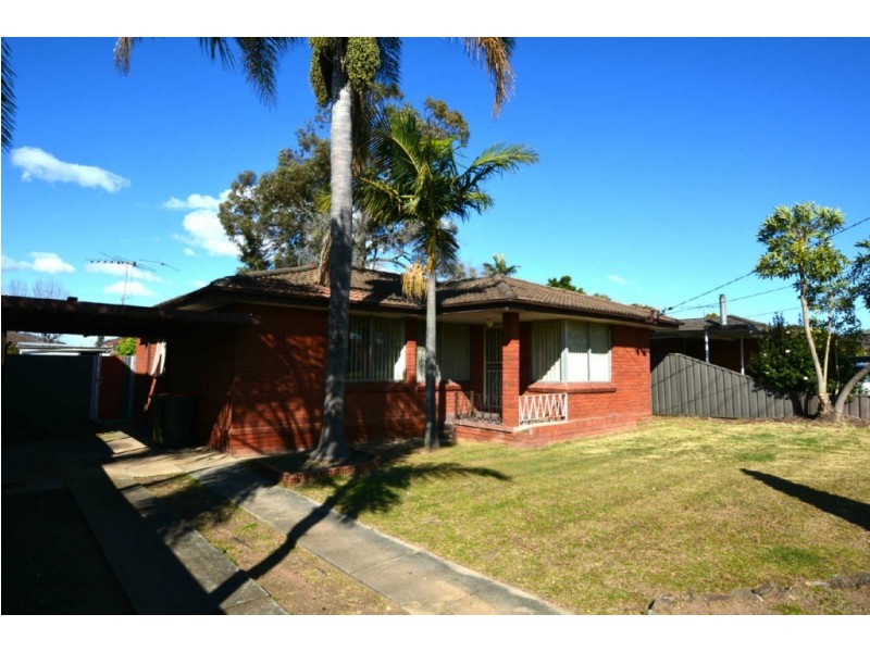 4 HAMERSLEY STREET, Fairfield West NSW 2165
