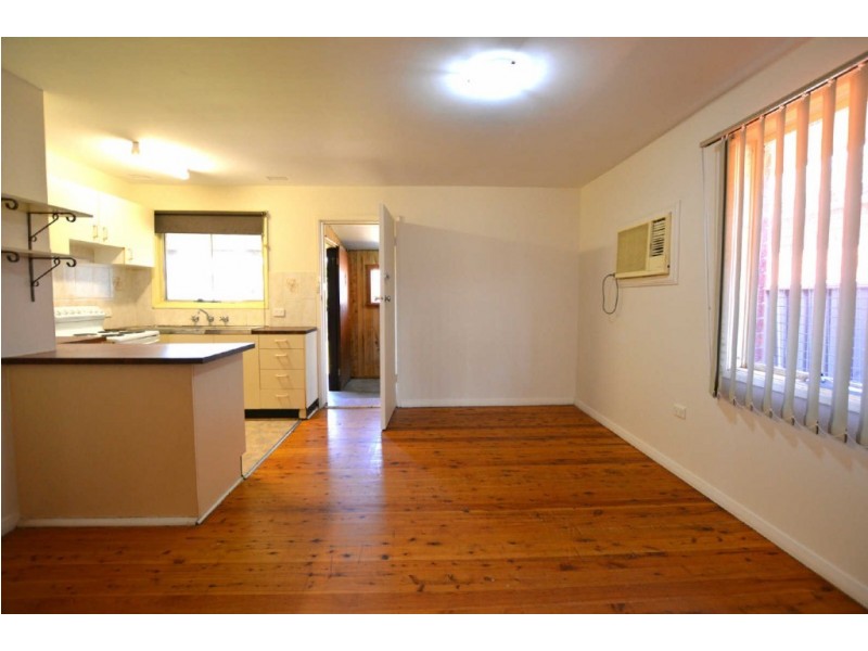 4 HAMERSLEY STREET, Fairfield West NSW 2165