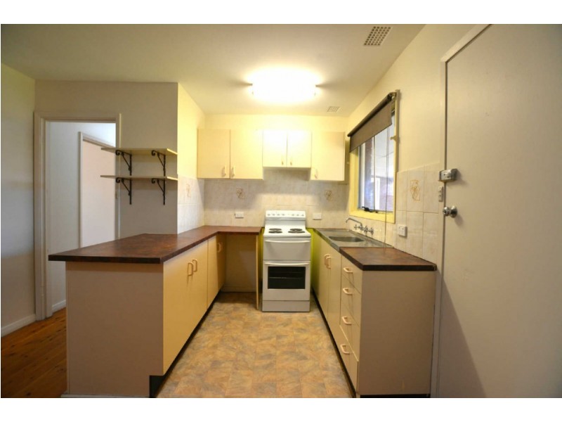 4 HAMERSLEY STREET, Fairfield West NSW 2165