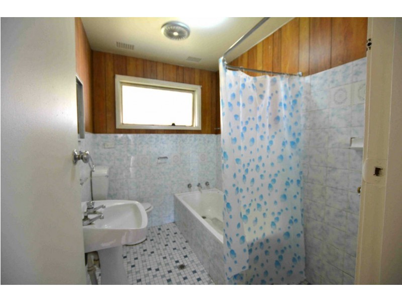 4 HAMERSLEY STREET, Fairfield West NSW 2165