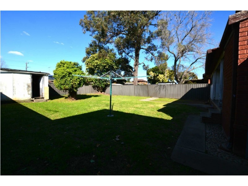 4 HAMERSLEY STREET, Fairfield West NSW 2165