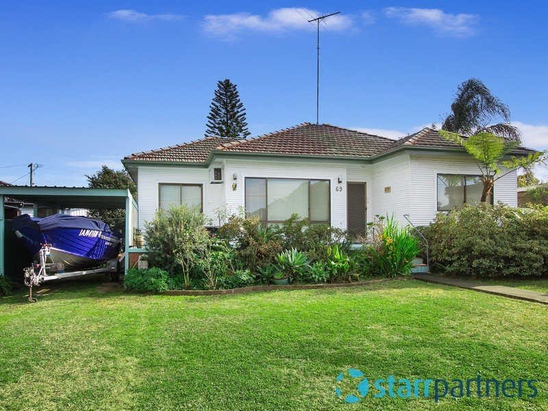 69 WARREN ROAD, Woodpark NSW 2164