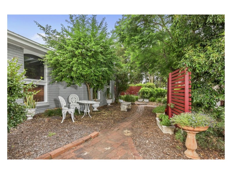 11 Etna Place, Bossley Park NSW 2176