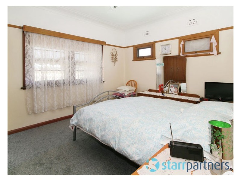 8 Hollywood Street, South Wentworthville NSW 2145