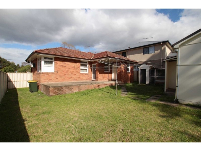 100 FRANCES STREET, South Wentworthville NSW 2145