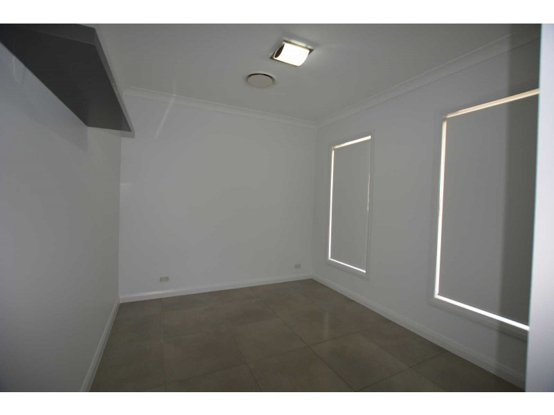 8 SANDRA STREET, Woodpark NSW 2164