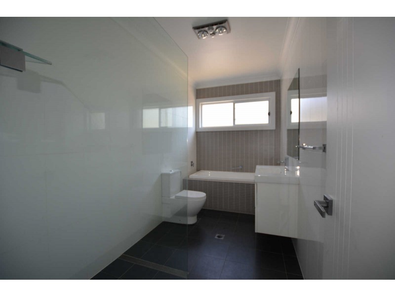 8 SANDRA STREET, Woodpark NSW 2164