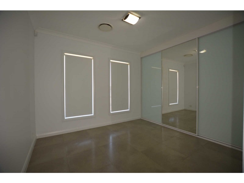 8 SANDRA STREET, Woodpark NSW 2164