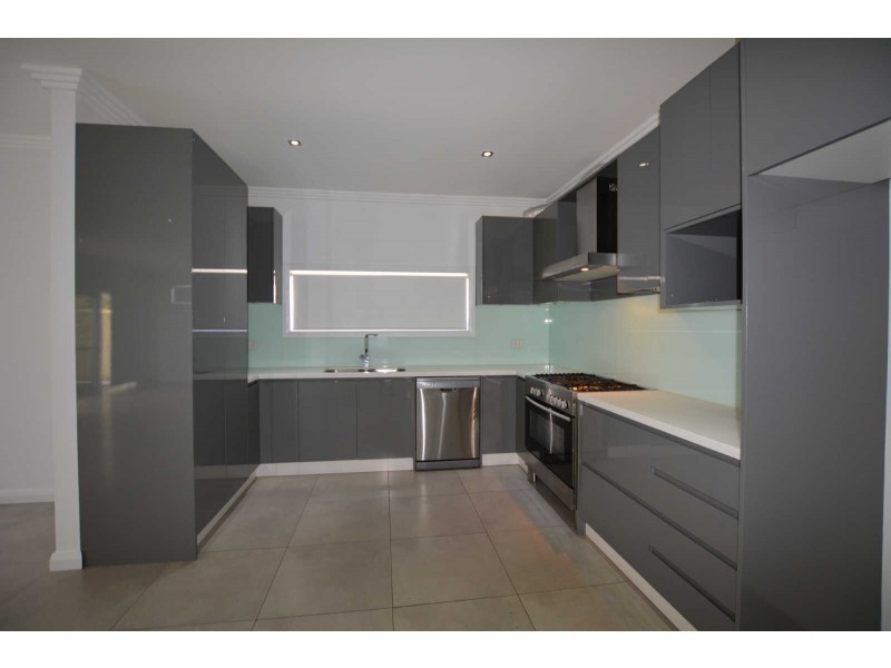 8 SANDRA STREET, Woodpark NSW 2164