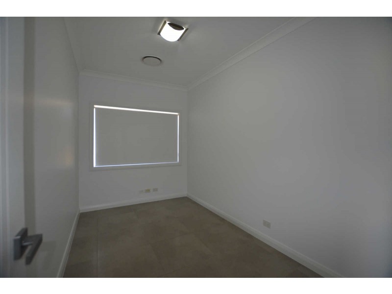 8 SANDRA STREET, Woodpark NSW 2164