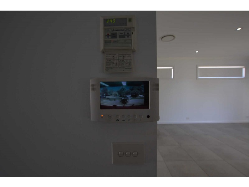 8 SANDRA STREET, Woodpark NSW 2164