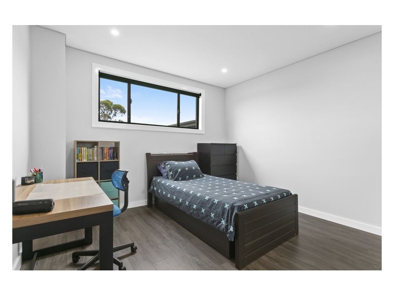 22b Macquarie Road, Greystanes NSW 2145