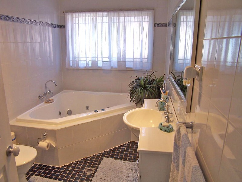 99 Damien Avenue, Greystanes NSW 2145