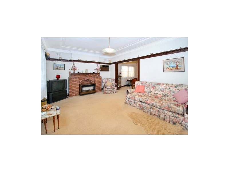 19 Malvern Avenue, Merrylands NSW 2160