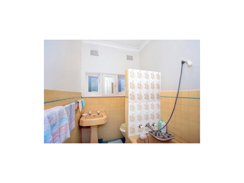 19 Malvern Avenue, Merrylands NSW 2160