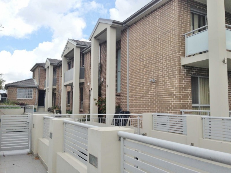 3/44 LOUGH AVE, Guildford NSW 2161