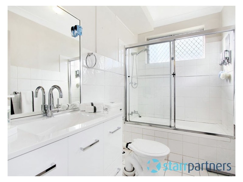 4/20 Military Road, Merrylands NSW 2160