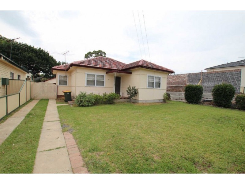 83 MILITARY ROAD, Guildford NSW 2161