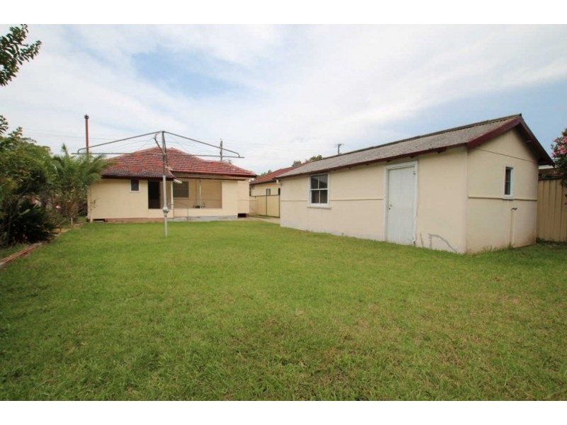 83 MILITARY ROAD, Guildford NSW 2161