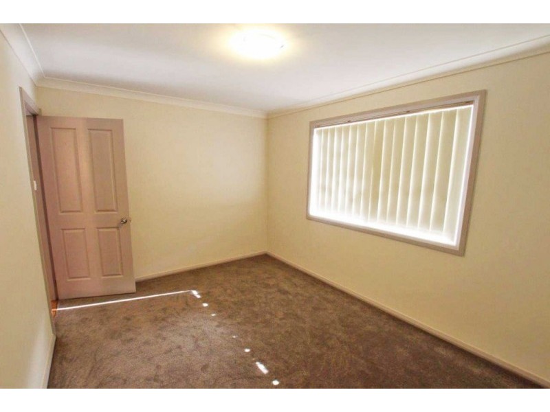 44 ST CLAIR AVENUE, St Clair NSW 2759