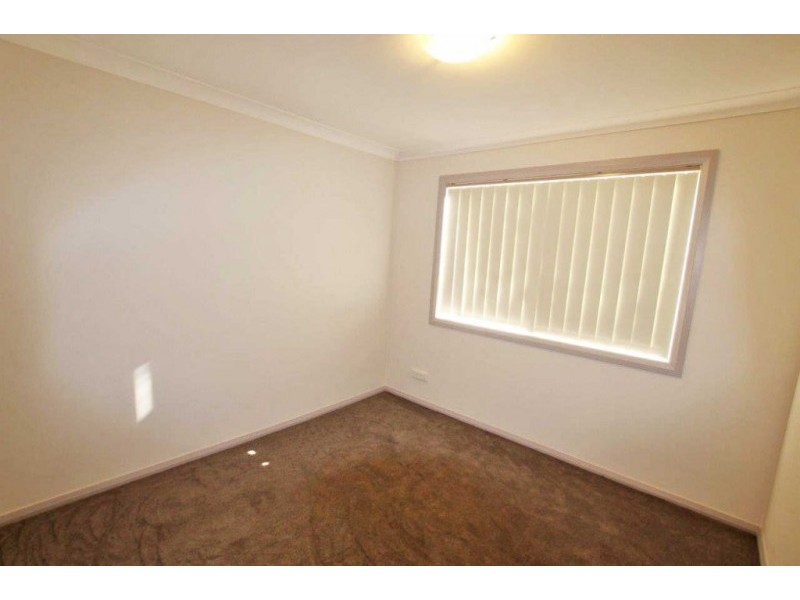 44 ST CLAIR AVENUE, St Clair NSW 2759