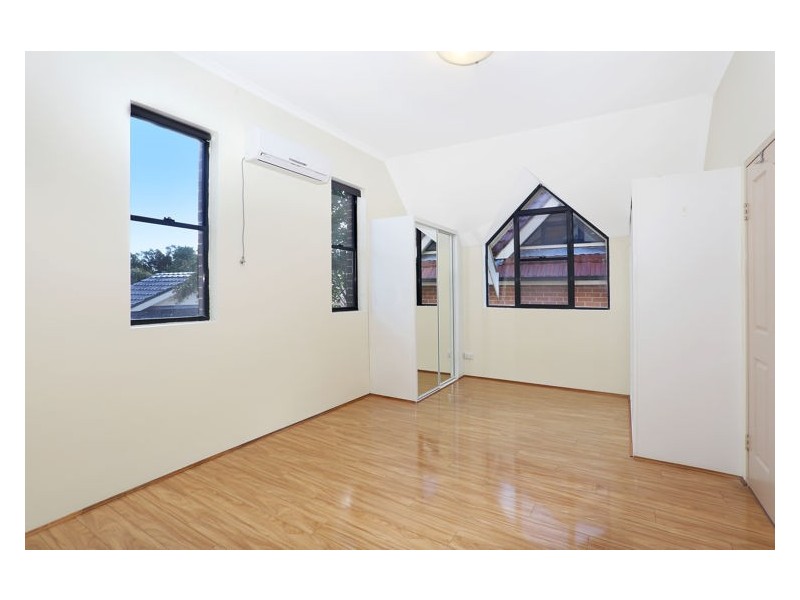 2/1-3 Holdsworth Street, Merrylands NSW 2160