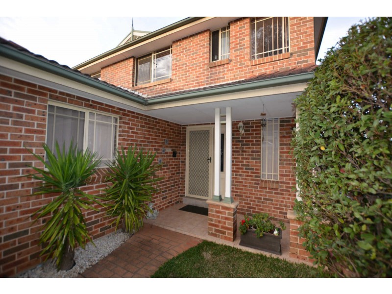 726 MERRYLANDS RD, Greystanes NSW 2145