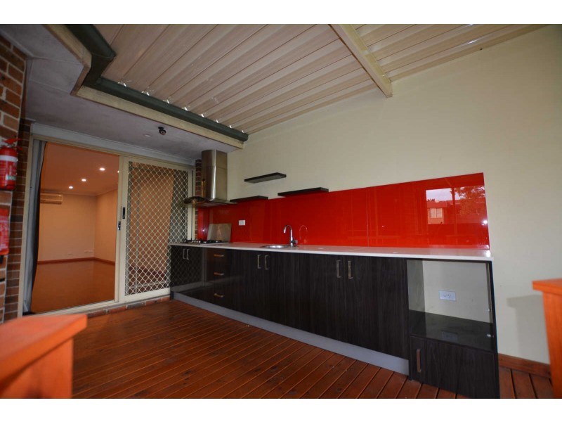 726 MERRYLANDS RD, Greystanes NSW 2145