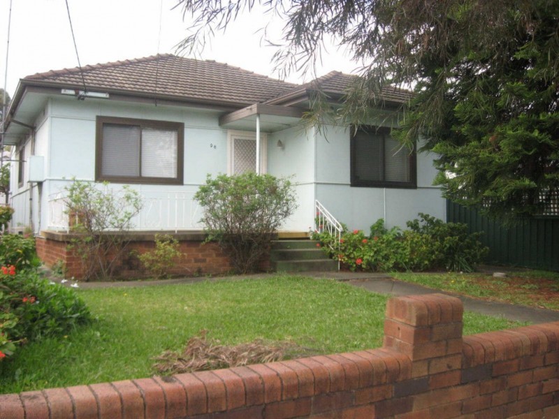 98 FAIRFIELD ROAD, Guildford NSW 2161