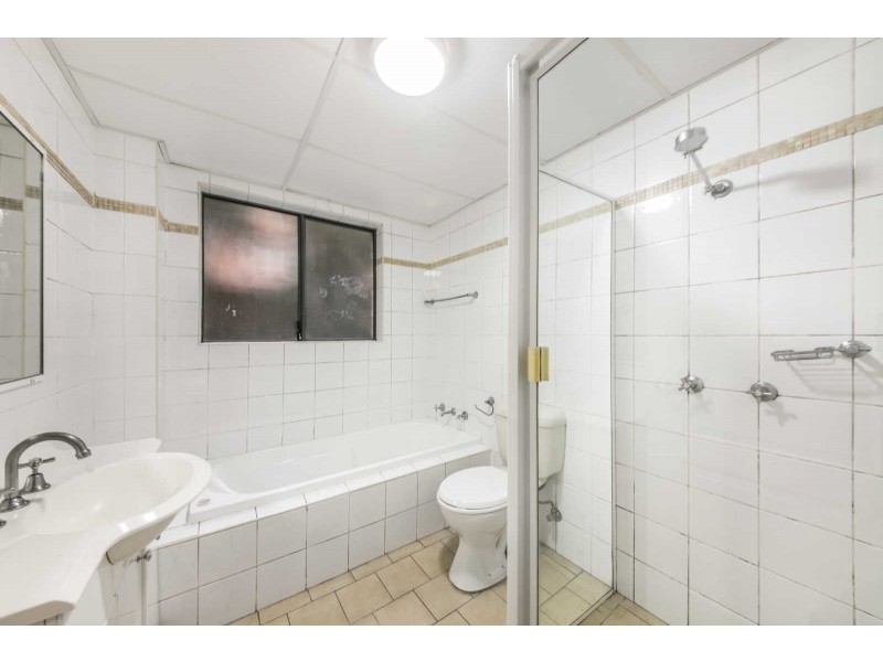 2/71 Clyde Street, Guildford NSW 2161