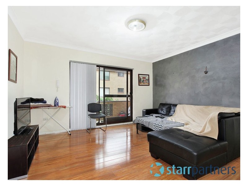 8/4 Arthur Street, Merrylands NSW 2160