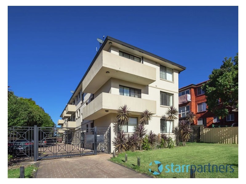 8/2 Calliope Street, Guildford NSW 2161