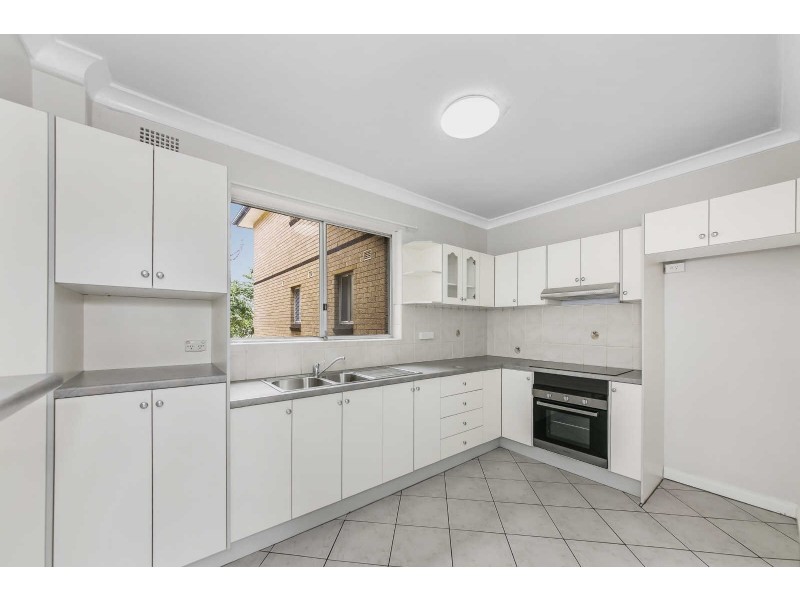 2/40 Birmingham Street, Merrylands NSW 2160