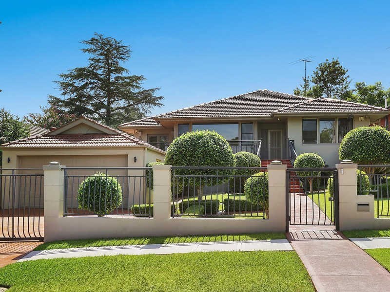 29 LIND AVENUE, Oatlands NSW 2117