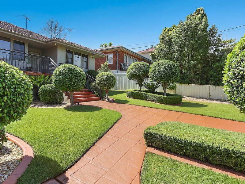 29 LIND AVENUE, Oatlands NSW 2117