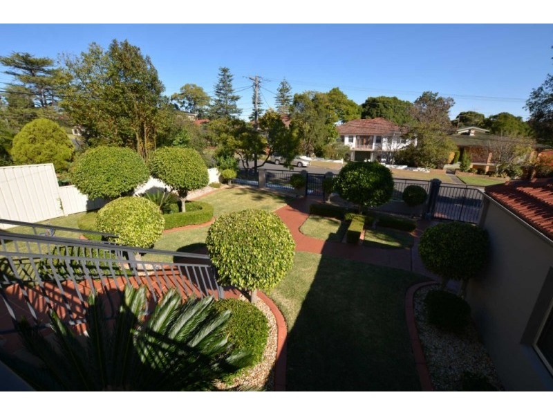 29 LIND AVENUE, Oatlands NSW 2117