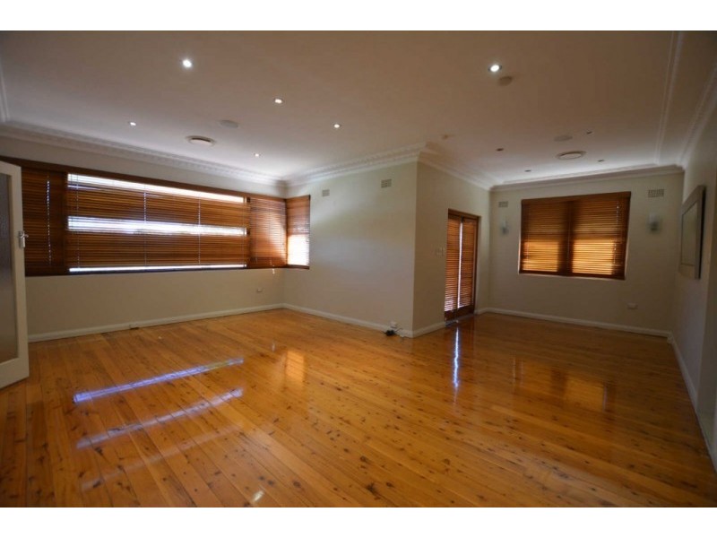 29 LIND AVENUE, Oatlands NSW 2117