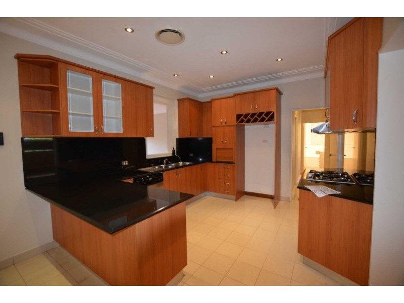 29 LIND AVENUE, Oatlands NSW 2117