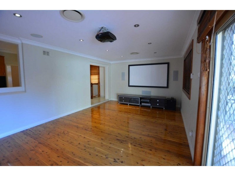 29 LIND AVENUE, Oatlands NSW 2117