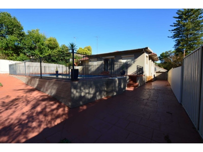 29 LIND AVENUE, Oatlands NSW 2117