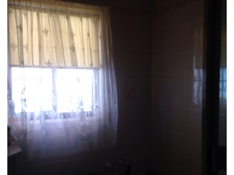 8 Bowden St, Merrylands NSW 2160