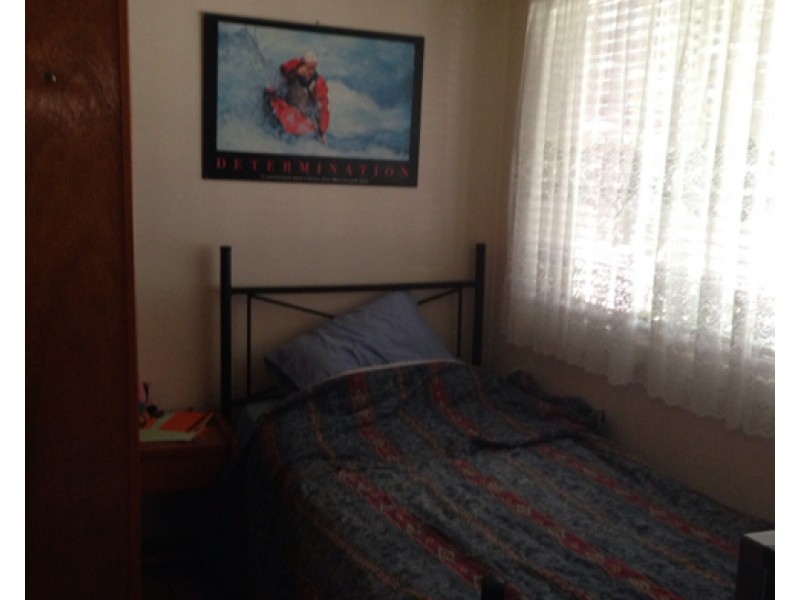 8 Bowden St, Merrylands NSW 2160