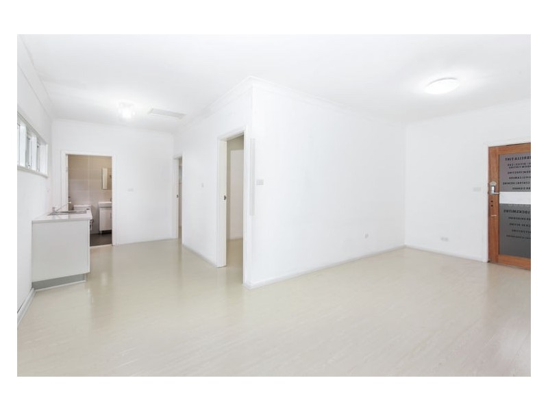 3 Rhodes Avenue, Guildford NSW 2161