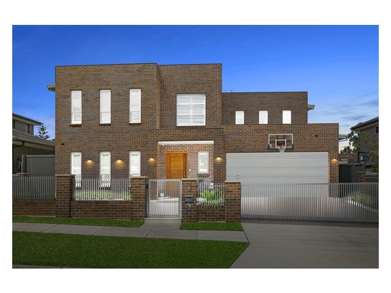 8 Brett Avenue, Constitution Hill NSW 2145